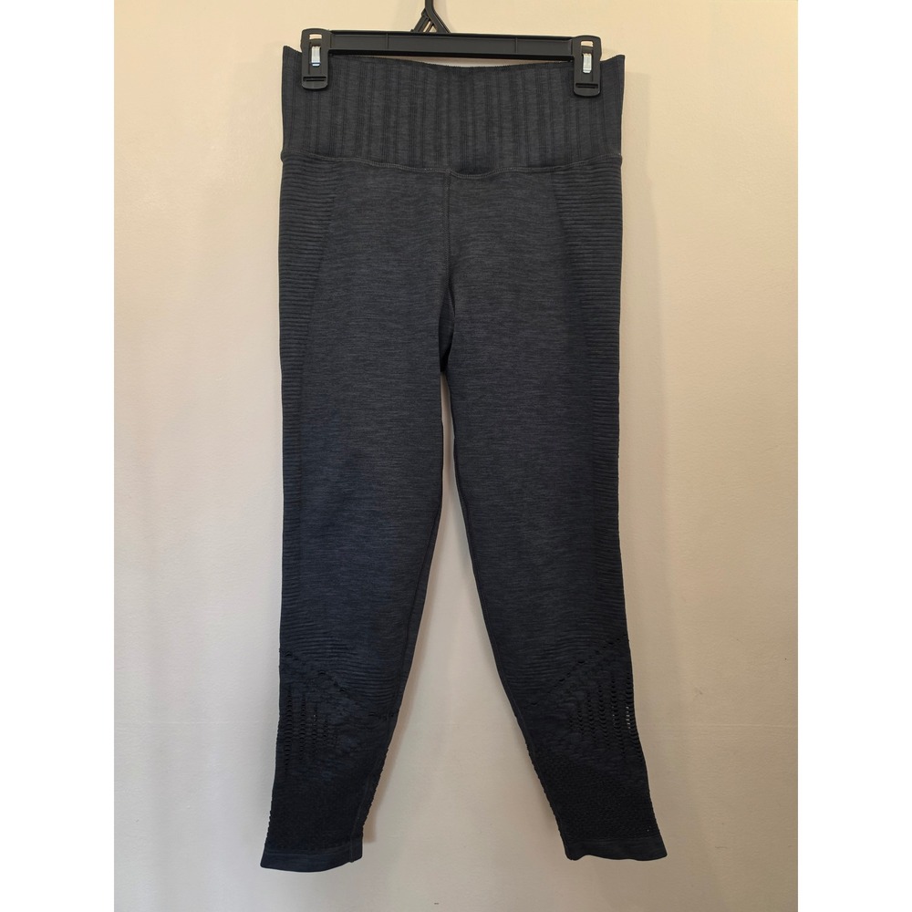 Athleta Gray Seamless High Rise Pointelle Leggings 7/8 Length Size M 353646